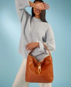 Florentine Logo Lock Shoulder Bag Natural 25 Florentine Logo Lock Shoulder Bag Natural -Dooney & Bourke 8L0882 ILD lifestyle 1