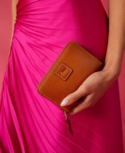 Florentine Medium Zip Around Wallet Ecru 19 Florentine Medium Zip Around Wallet Ecru -Dooney & Bourke 9Y0323 ILD lifestyle 1