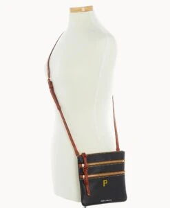 MLB Pirates N S Triple Zip Crossbody PIRATES 16 MLB Pirates N S Triple Zip Crossbody PIRATES -Dooney & Bourke B0298G AWBLPATNPRAT ALT4 1
