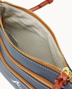 MLB Braves N S Triple Zip Crossbody BRAVES -Dooney & Bourke B0298G AWNVPATNBRVE ALT2 1