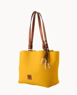Pebble Grain Small Flynn Mustard -Dooney & Bourke B1459G 9PMTPAKR ALT1
