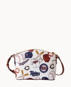 MLB Twins Suki Crossbody TWINS -Dooney & Bourke B1696G QUMWPATNTWNS ALT3 1