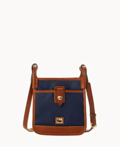 Wayfarer Letter Carrier Black 31 Wayfarer Letter Carrier Black -Dooney & Bourke B1747G WWNVLSKR