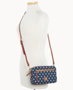MLB Yankees Camera Zip Crossbody YANKEES 20 MLB Yankees Camera Zip Crossbody YANKEES -Dooney & Bourke B1936G MJNVPATNYANK ALT4 1