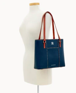 MLB Yankees Small Lexington YANKEES -Dooney & Bourke B2342G AWNVPATNYANK ALT4