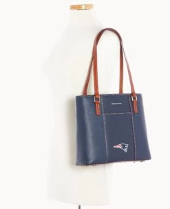 NFL Patriots Small Lexington PATRIOTS -Dooney & Bourke B2342H AWNVPATNPATR ALT4 1