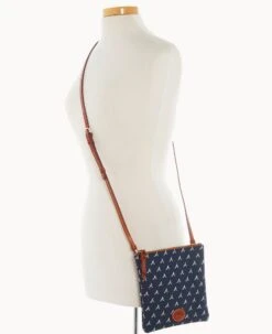 MLB Braves North South Top Zip Crossbody Braves -Dooney & Bourke BL371G MJNVPATNBRVE ALT4 1