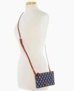 MLB Guardians Top Zip Crossbody Guardians 16 MLB Guardians Top Zip Crossbody Guardians -Dooney & Bourke BL372G MJNVPATNGUAR ALT4 1