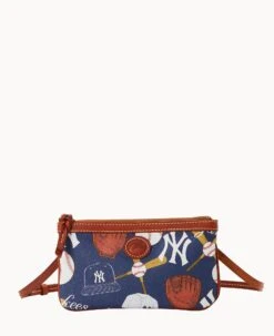 MLB Yankees Large Slim Crossbody Yankees -Dooney & Bourke BL373G QUNVPATNYANK 1