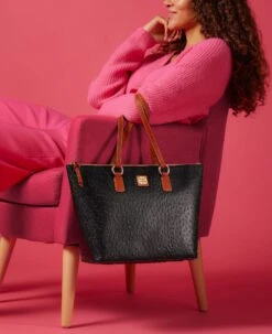 Ostrich Wren Tote Black -Dooney & Bourke BOSTR1694 ILD lifestyle 1