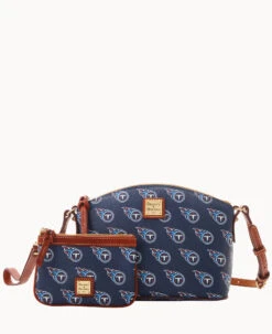 NFL Titans Suki Crossbody Med Wristlet TITANS 17 NFL Titans Suki Crossbody Med Wristlet TITANS -Dooney & Bourke M1696G NJNVPATNTTNS ALT4