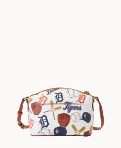 MLB Tigers Suki Crossbody Med Wristlet TIGERS 14 MLB Tigers Suki Crossbody Med Wristlet TIGERS -Dooney & Bourke M1696G QUMWPATNTGRS ALT3