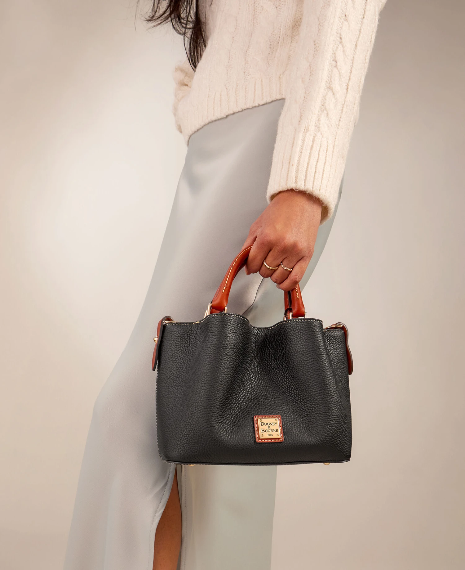 Pebble Grain Mini Barlow Caramel 2 Pebble Grain Mini Barlow Caramel - Image 2