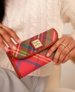 Windsor Continental Clutch Charcoal -Dooney & Bourke WWNDS0507 ILD lifestyle 1