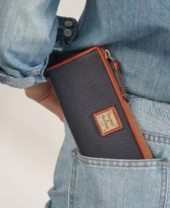 Pebble Grain Zip Clutch Midnight Blue -Dooney & Bourke ZR155 ILD lifestyle 1
